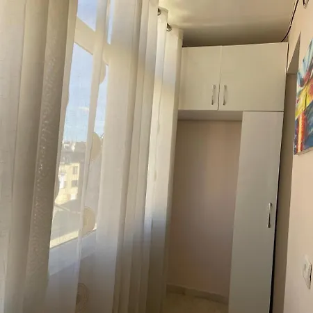 Toptani Center شقة *
