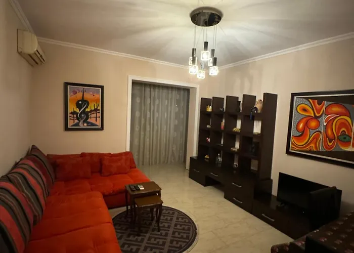 Daire Toptani Center *